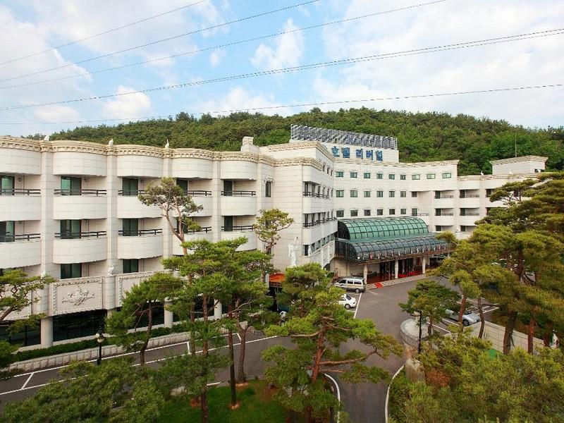Gunsan River Hill Tourist Hotel Экстерьер фото