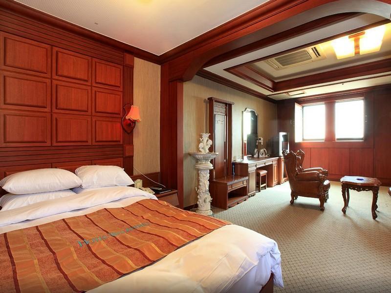 Gunsan River Hill Tourist Hotel Экстерьер фото