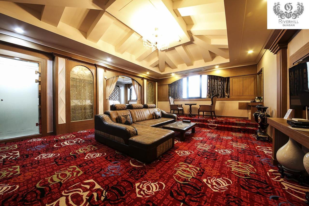 Gunsan River Hill Tourist Hotel Экстерьер фото